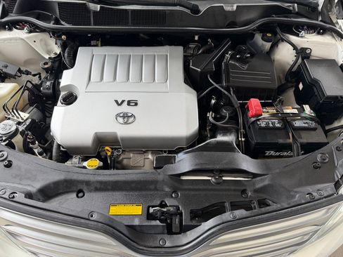 Used 2012 Toyota Venza LE w/ LE Convenience Pkg FWD image 54