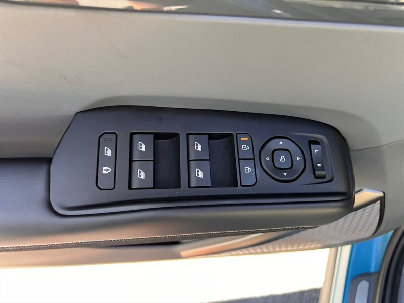 Used 2024 Kia EV9 GT-Line AWD/4WD image 32