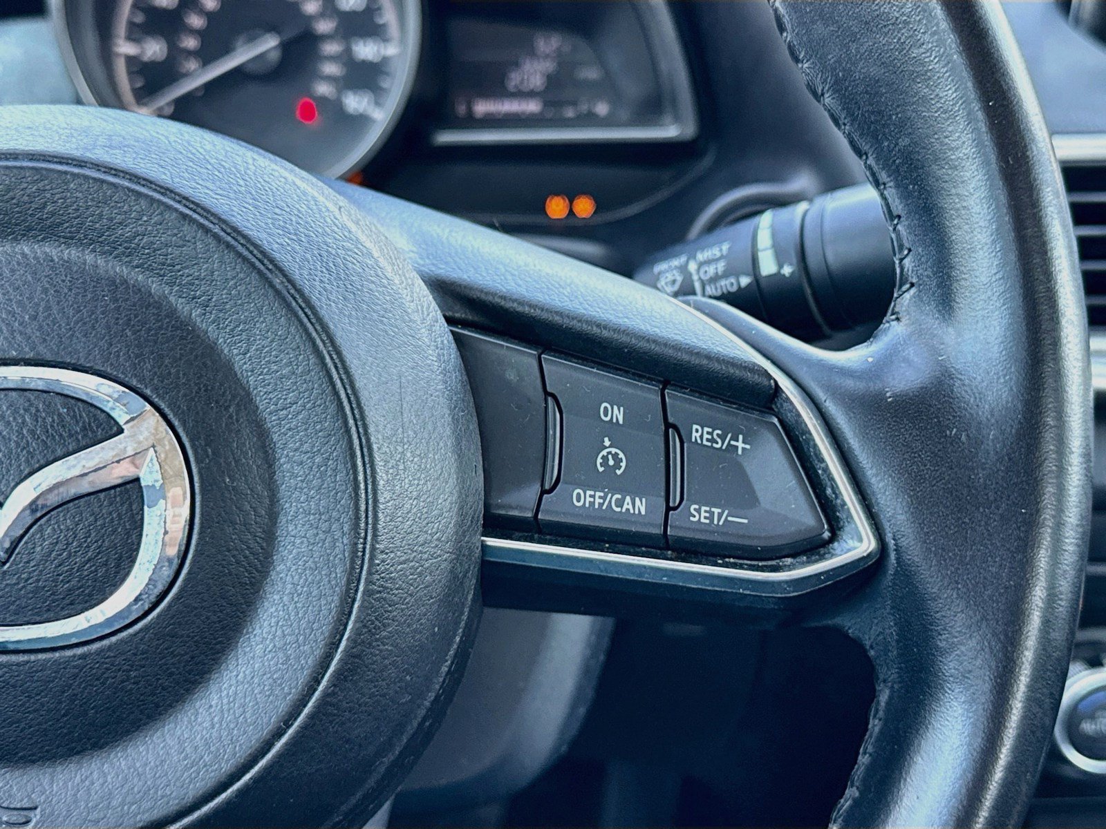 Used 2018 MAZDA MAZDA3 Touring FWD image 15