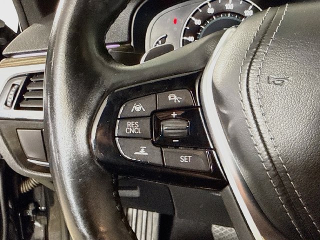 Used 2019 BMW 530i xDrive AWD/4WD image 13