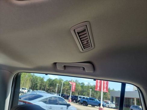 Certified 2024 Toyota Highlander XLE FWD image 40