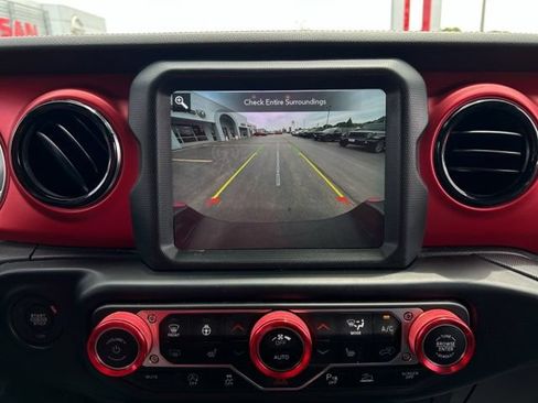Used 2022 Jeep Gladiator Rubicon w/ Cold Weather Group AWD/4WD image 46