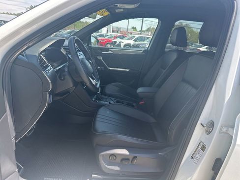 Used 2024 Volkswagen Tiguan SE R-Line AWD/4WD image 11