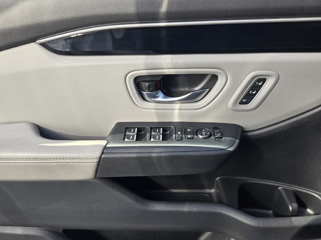 Used 2024 Honda Pilot Touring image 28