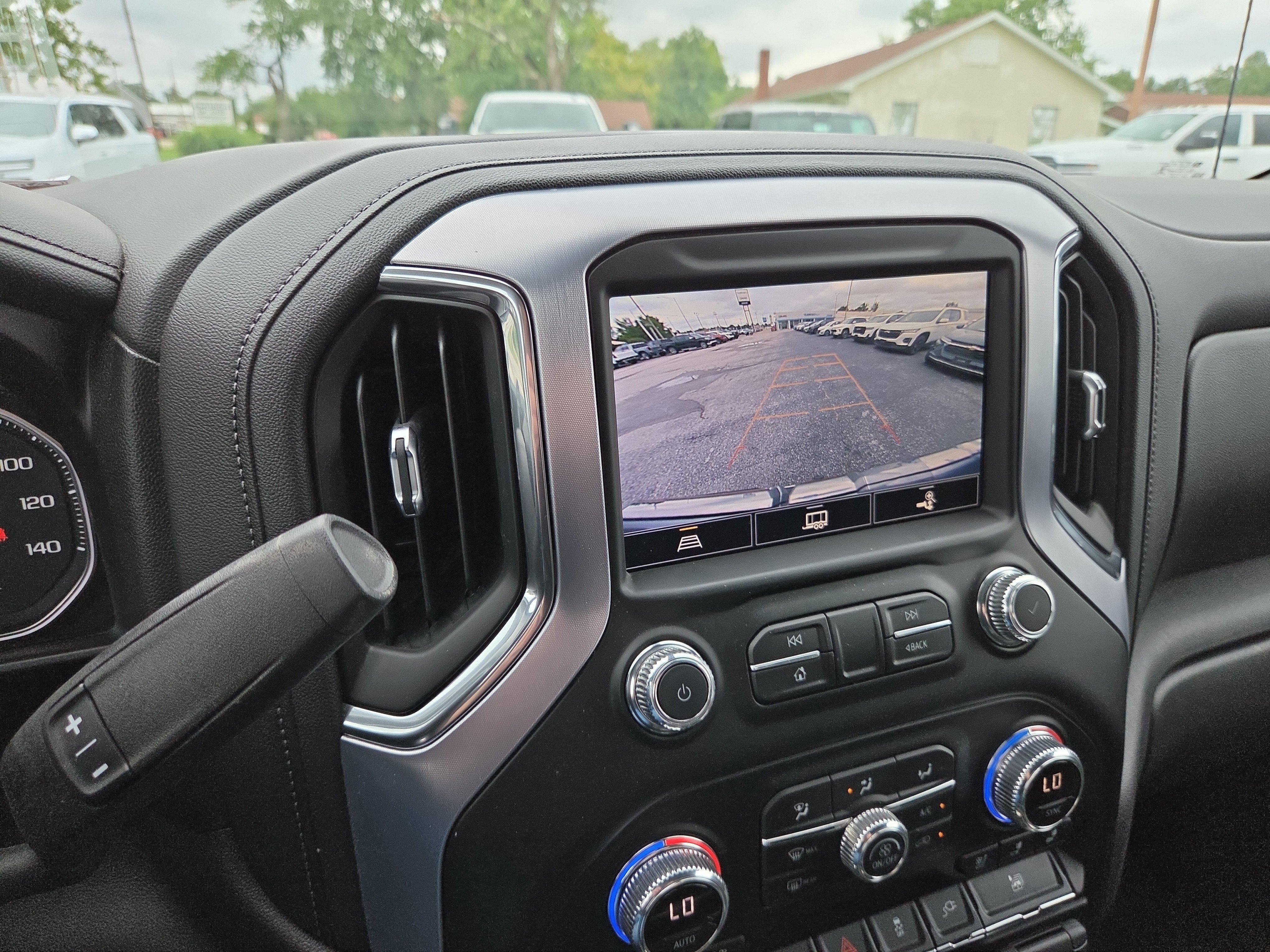 Used 2021 GMC Sierra 1500 SLT w/ SLT Premium Plus Package AWD/4WD image 10
