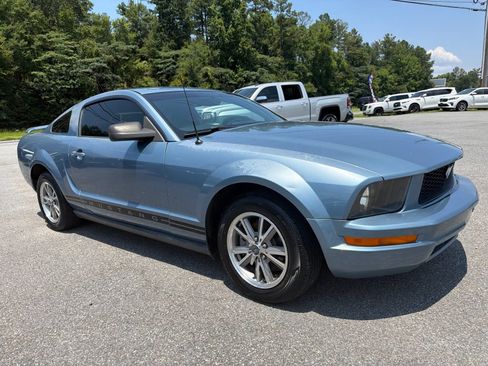 Used 2005 Ford Mustang Coupe RWD image 3