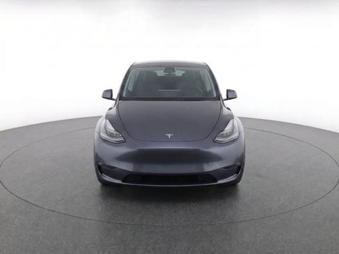 Used 2024 Tesla Model Y 2WD image 2