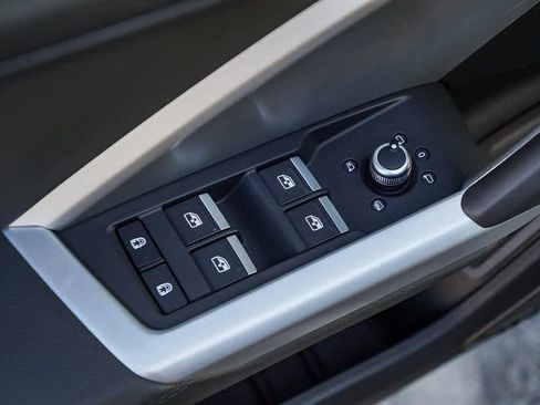 New 2025 Audi Q3 2.0T Premium image 23