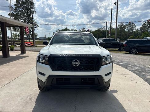 Used 2022 Nissan Frontier S RWD image 2
