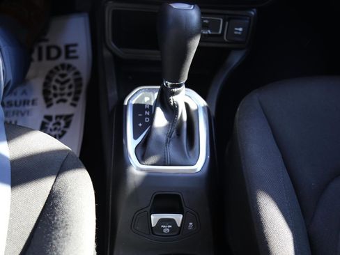 Used 2021 Jeep Renegade Latitude image 17