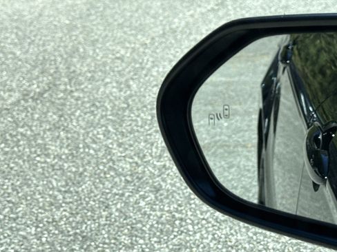 Used 2025 Toyota Camry SE image 17