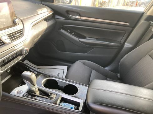 Used 2023 Nissan Altima 2.5 SV FWD image 15