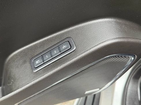 Used 2018 GMC Yukon SLT w/ Open Road Package image 10