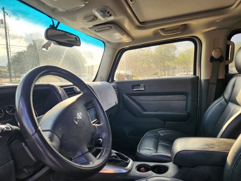 Used 2010 HUMMER H3 Luxury w/ Appearance Package AWD/4WD image 8