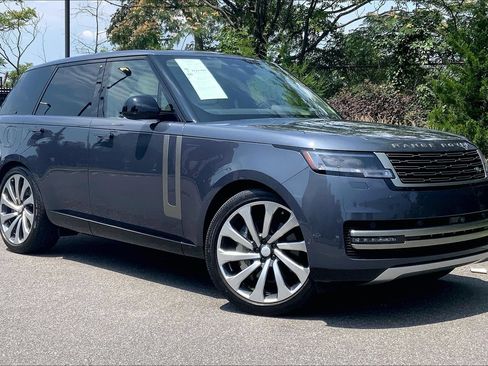 Certified 2025 Land Rover Range Rover SE AWD/4WD image 2