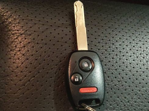 Used 2014 Honda Ridgeline SE image 32