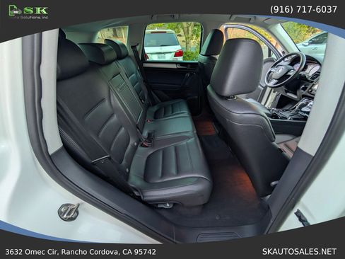Used 2011 Volkswagen Touareg VR6 AWD/4WD image 28