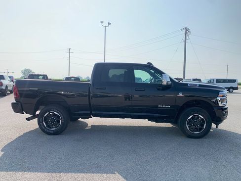 Used 2026 RAM 2500 Laramie AWD/4WD image 11