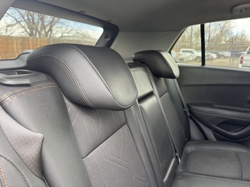 Used 2018 Chevrolet Trax LT w/ LT Convenience Package image 18