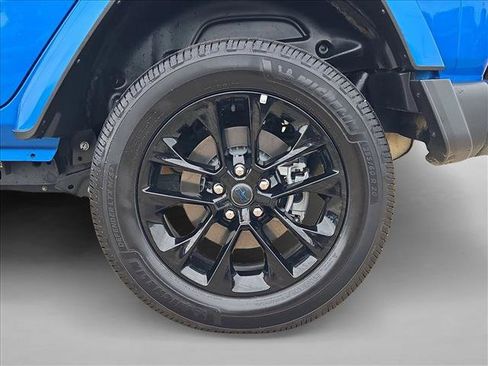 Used 2024 Jeep Wrangler Unlimited Sahara AWD/4WD image 22