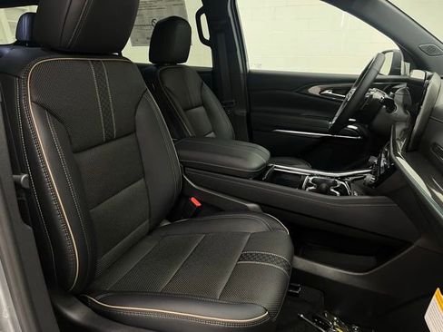 New 2026 Chevrolet Traverse High Country w/ LPO, Floor Liner Package AWD/4WD image 23