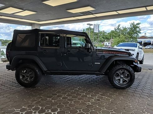Used 2017 Jeep Wrangler Unlimited Rubicon AWD/4WD image 4