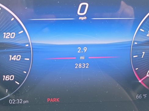 Used 2025 Mercedes-Benz GLC 300 4MATIC image 22