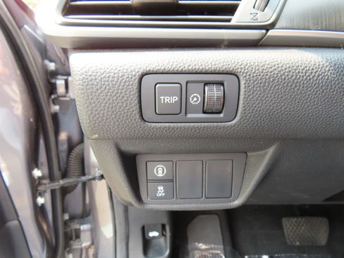 Used 2019 Honda Accord Hybrid image 13