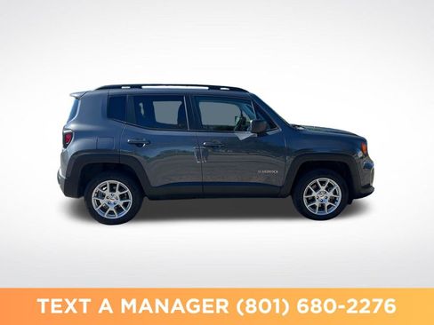 Used 2022 Jeep Renegade Latitude w/ Convenience Group AWD/4WD image 6