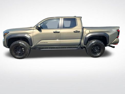 Used 2024 Toyota Tacoma TRD Off-Road AWD/4WD image 2