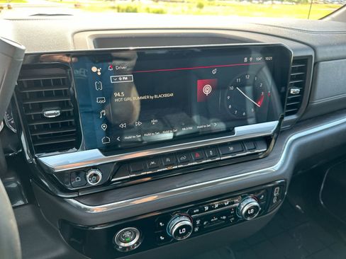 Used 2024 GMC Sierra 1500 SLT image 16