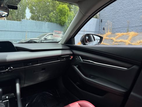 Used 2022 MAZDA MAZDA3 s FWD image 22