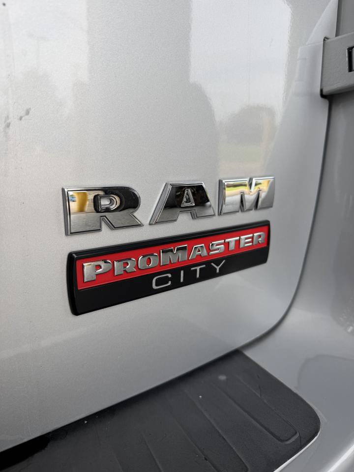 Used 2015 RAM ProMaster City Tradesman SLT FWD image 9