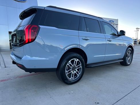 New 2025 Ford Expedition Active image 5