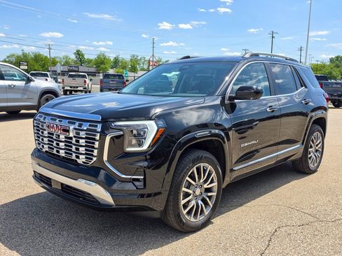 New 2026 GMC Terrain Denali w/ LPO, Floor Liner Package AWD/4WD image 30