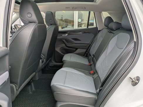 New 2026 Volkswagen Tiguan SE image 28