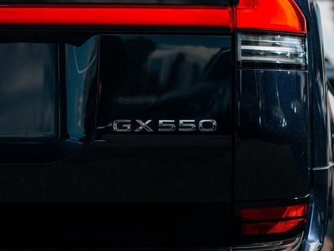 Used 2024 Lexus GX 550 w/ Cold Area Package AWD/4WD image 14