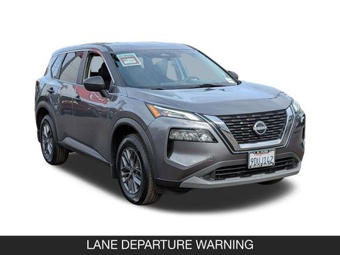 Certified 2023 Nissan Rogue S FWD image 2