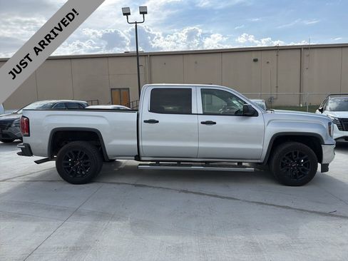Used 2017 GMC Sierra 1500 SLT w/ SLT Premium Package AWD/4WD image 4