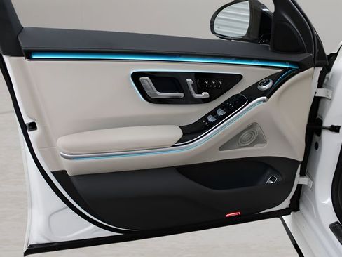 Used 2022 Mercedes-Benz S 500 4MATIC image 11