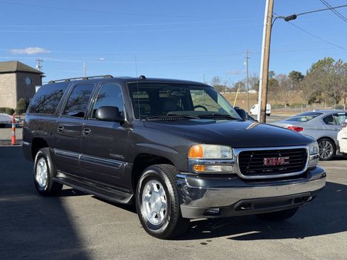 Used 2004 GMC Yukon XL SLT w/ Preferred Equipment Group image 2