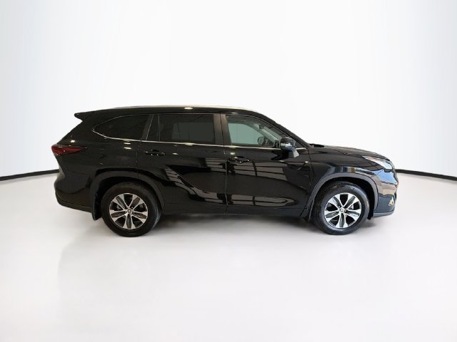 Certified 2026 Toyota Highlander XLE AWD/4WD image 8