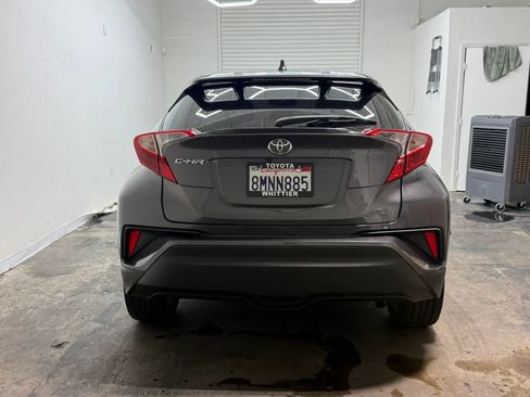 Used 2019 Toyota C-HR XLE FWD image 9