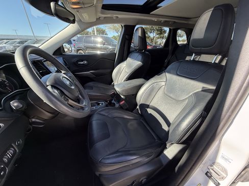 Used 2022 Jeep Cherokee Limited image 29