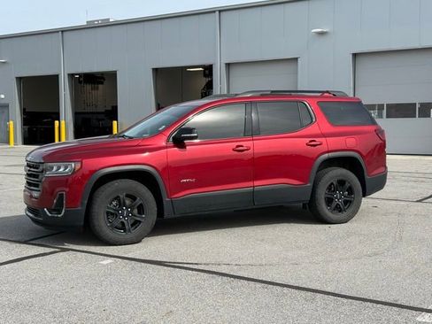 Used 2021 GMC Acadia AT4 w/ Technology Package AWD/4WD image 2