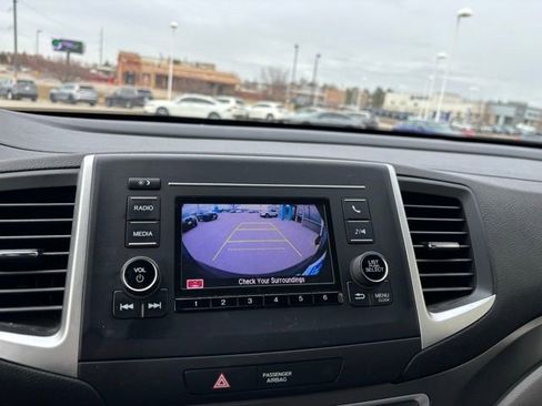 Used 2017 Honda Pilot LX image 18