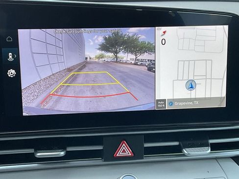 Used 2025 Hyundai Elantra Limited image 29