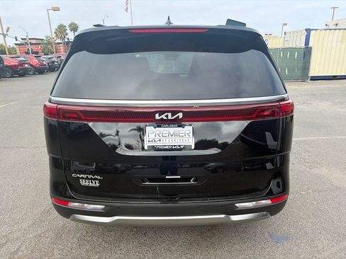 Used 2024 Kia Carnival SX FWD image 5