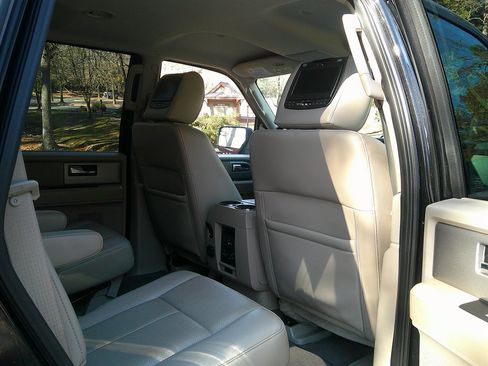 Used 2014 Ford Expedition Limited image 23