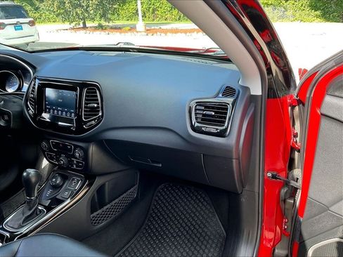Used 2019 Jeep Compass Latitude AWD/4WD image 13